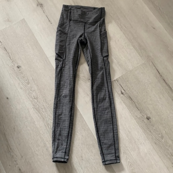 Lululemon Speed Up Tight 28" Full-On Luxtreme Variegated Knit Black Heather 2 - Picture 10 of 14